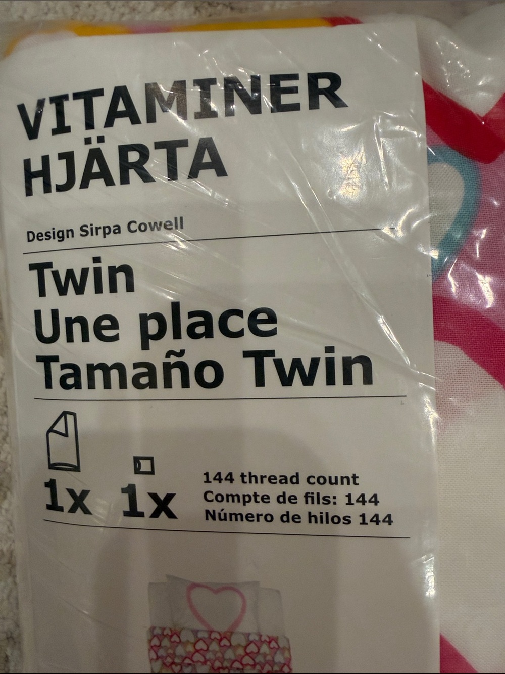 New IKEA Hearts Twin Duvet Covers & Bedding
Sets - Picture 4 of 6